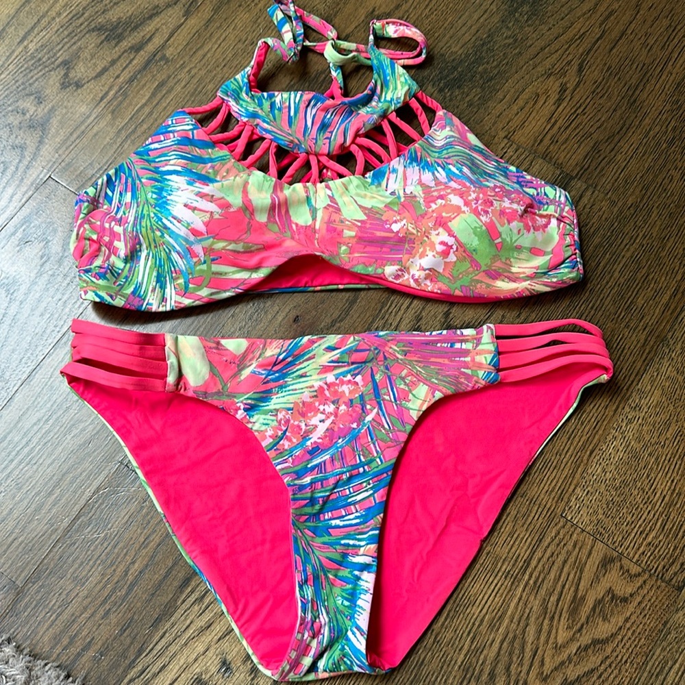 Women’s Two Piece Halter Swimsuit